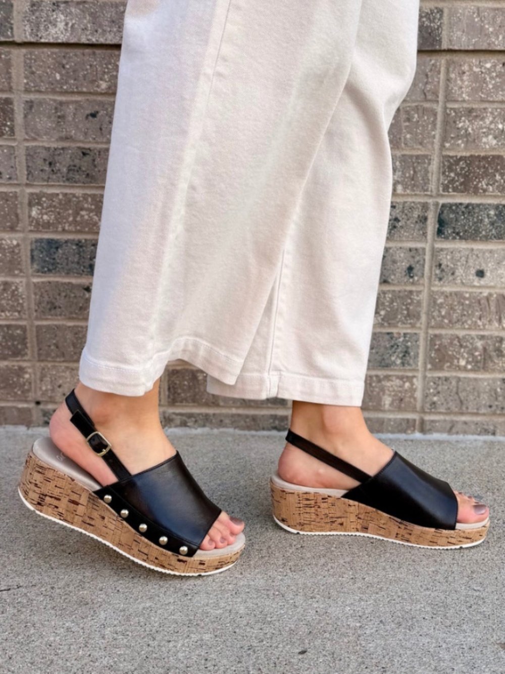 Ara Raelis Wedge Sandal in Mocca